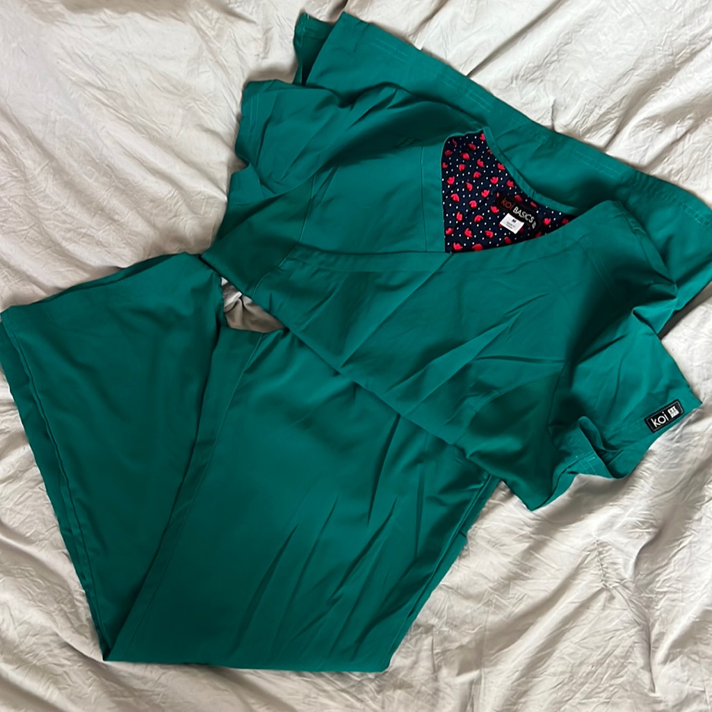Koi Basic Scrub Set M/Mp